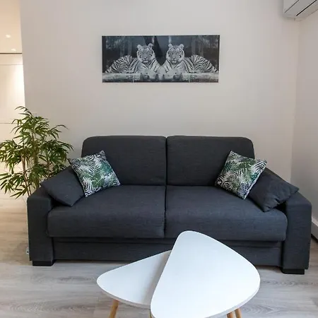 Le Forville : 400m Palais, Calme, Clim Lägenhet